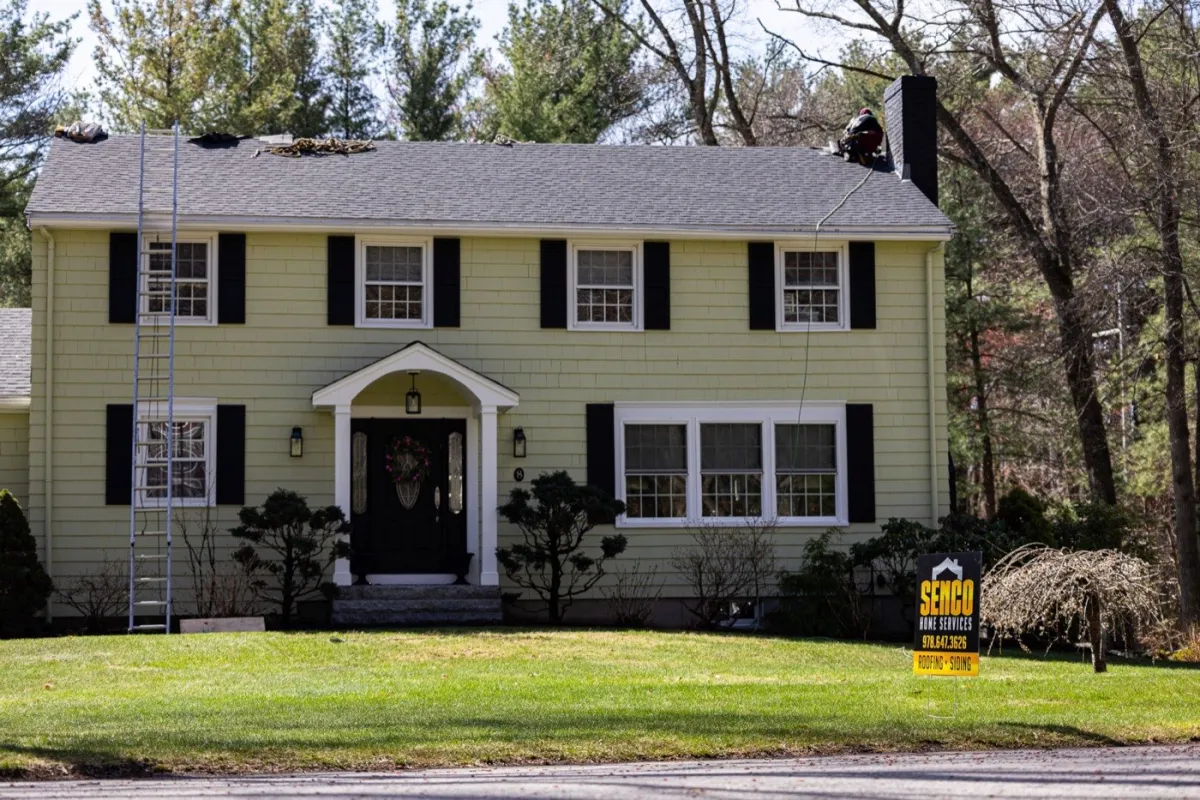 Senco Home Services roofing and exterior work on a completed home in the Tewksbury, MA area