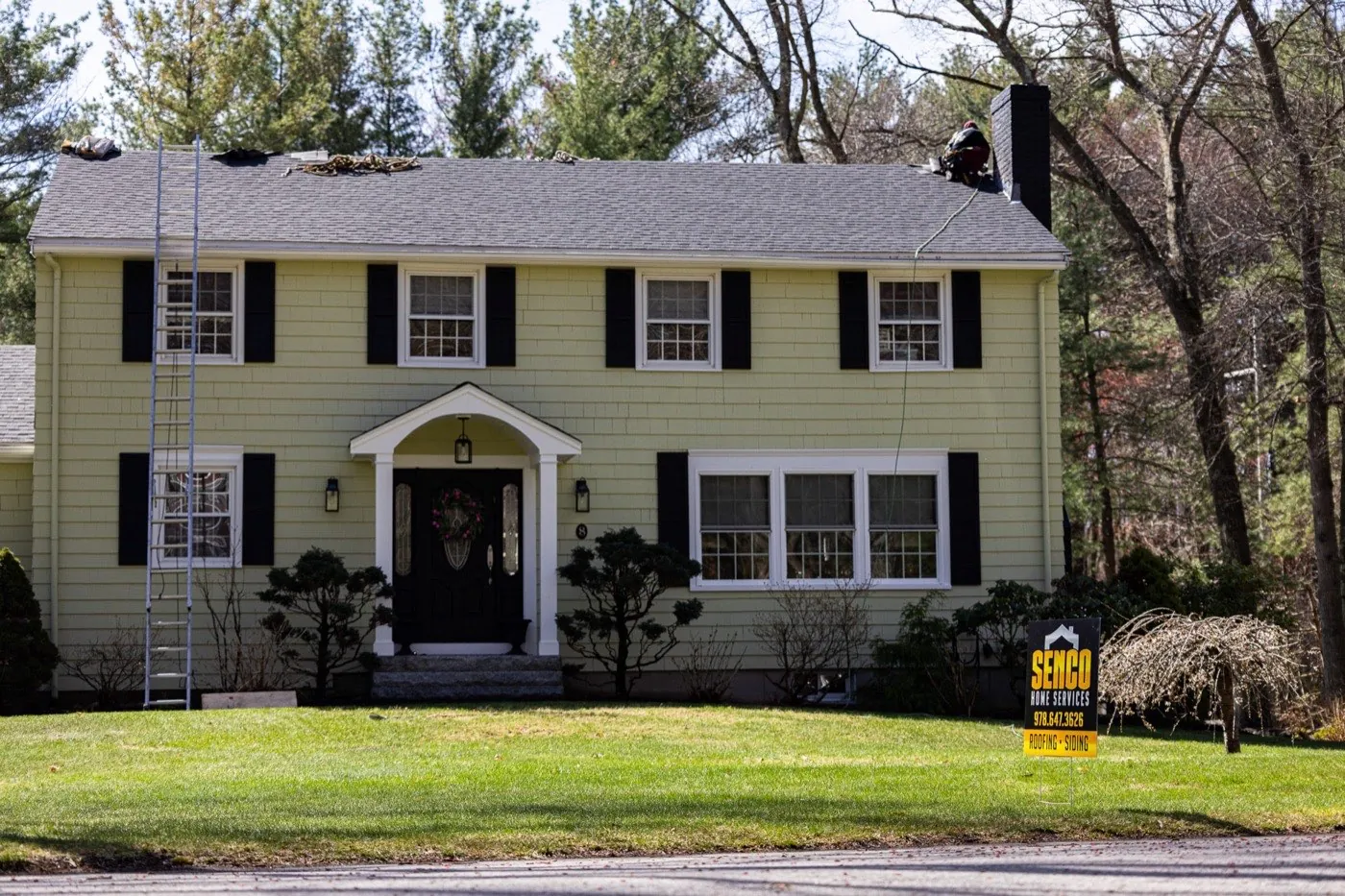 Senco Home Services roofing and exterior work on a completed home in the Tewksbury, MA area