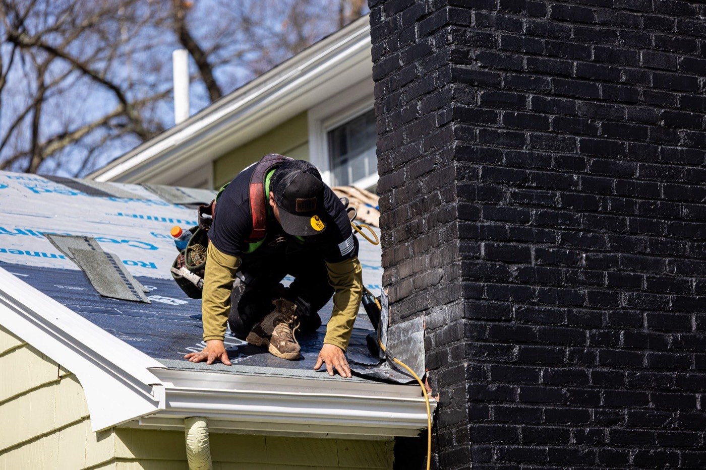 New CertainTeed asphalt shingle roof installed by Senco Home Services on a home in Tewksbury, MA